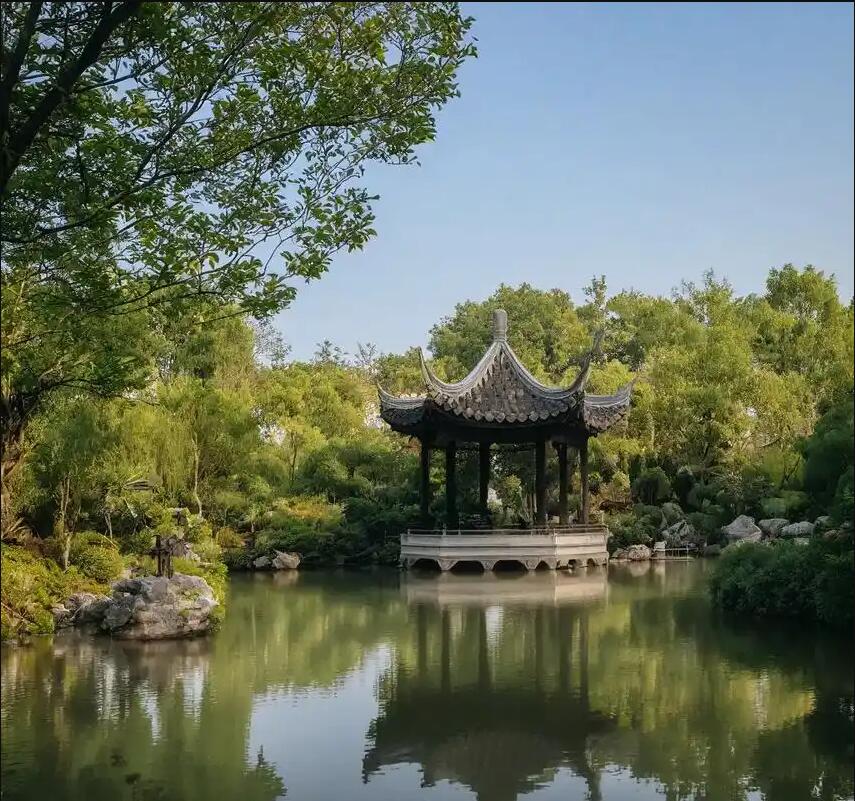 雨花台区夜白房地产有限公司